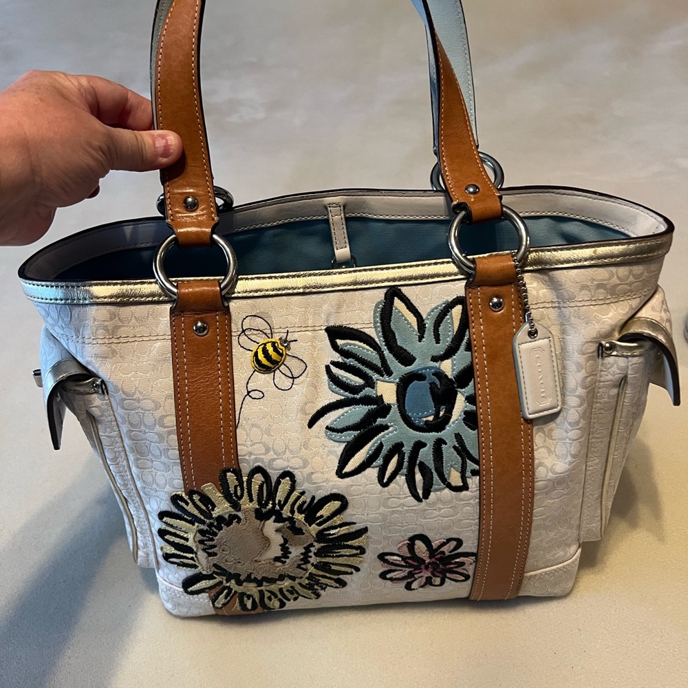 Coach Vintage Limited Edition Floral Bumblebee Signature Tote Bag/Wristlet Set - Picture 2 of 16